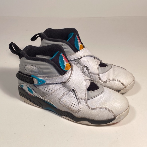 nike youth shoes size 2.5